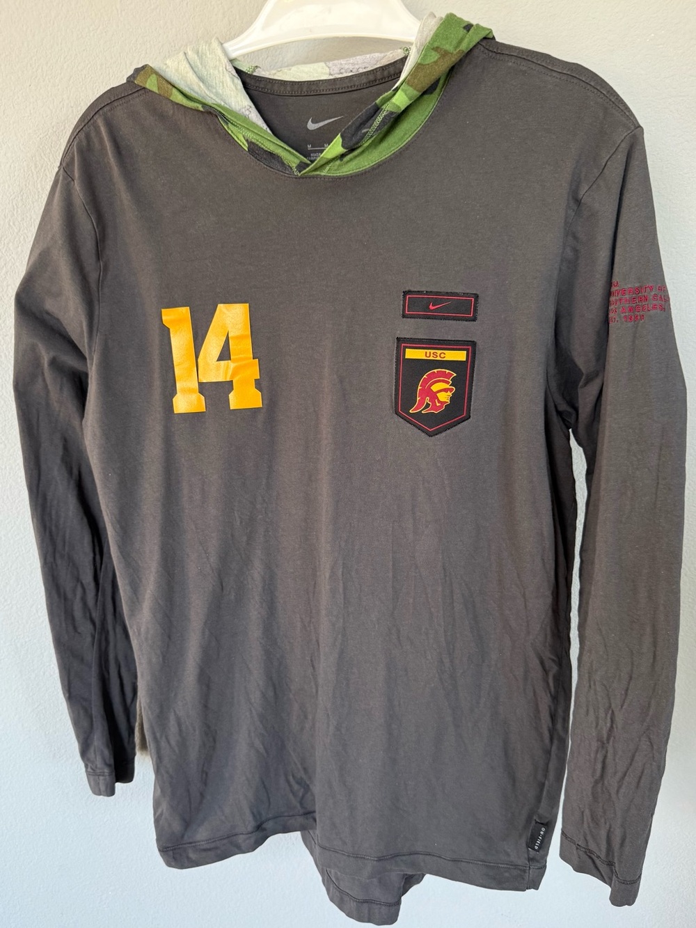 Nike USC Trojans Salute to Service On‑Field Hoodie Shirt • Size M